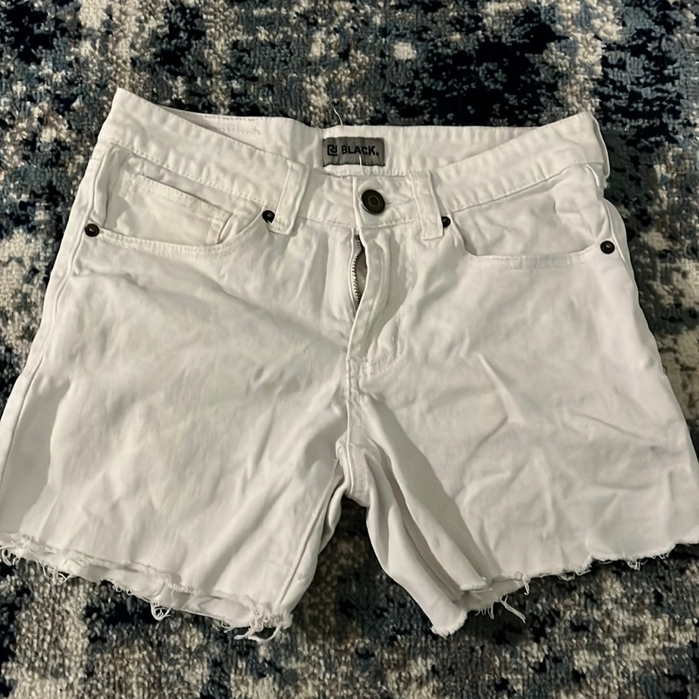 buckle black white shorts size 26